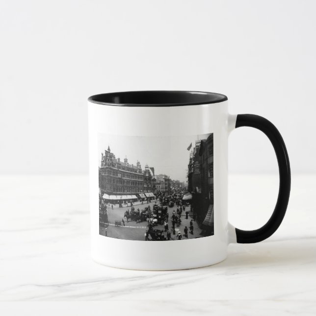 Tasse Route de cour de Tottenham de rue d'Oxford, (Droite)