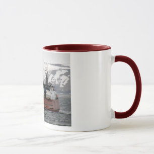 Tasse Seabrooke, bateau de crabe dans le port