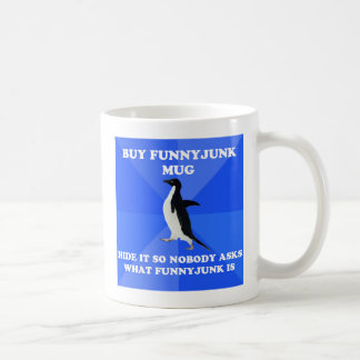 Tasse socialement maladroite de pingouin