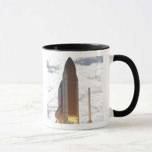 Tasse Space Shuttle Atlantis lève sur 16
