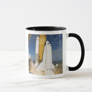 Tasse Space Shuttle Atlantis se lève sur 12