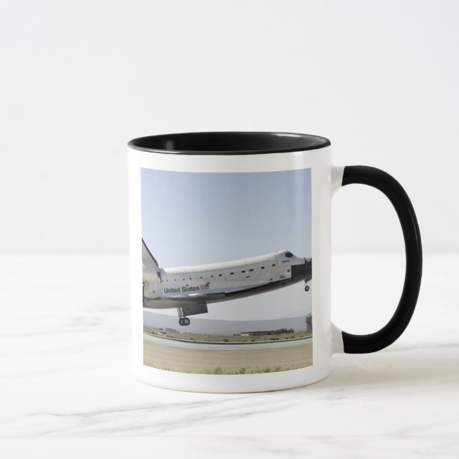 Tasse Space Shuttle Atlantis se prépare pour l'atterriss (Droite)