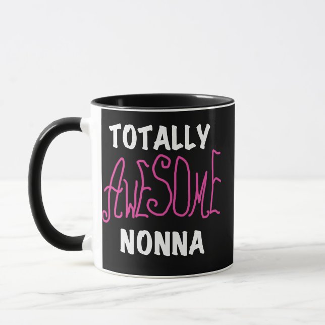 Tasse T-shirts et cadeaux Nonna Pink totalement géniaux (Gauche)