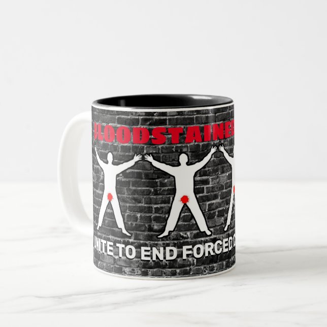 Tasse tachée de sang de Brickwall d'hommes (Devant gauche)