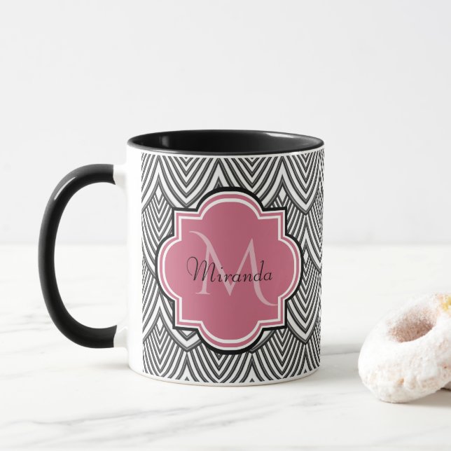 Tasse Trendy Black Arched Scallops Pink Monogramme Nom (Avec donut)
