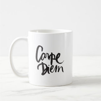 Tasse typographique de citation de Carpe Diem