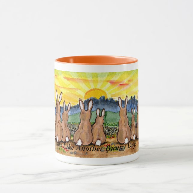 Tasse Un "autre jour de lapin", lapins observant la (Centre)
