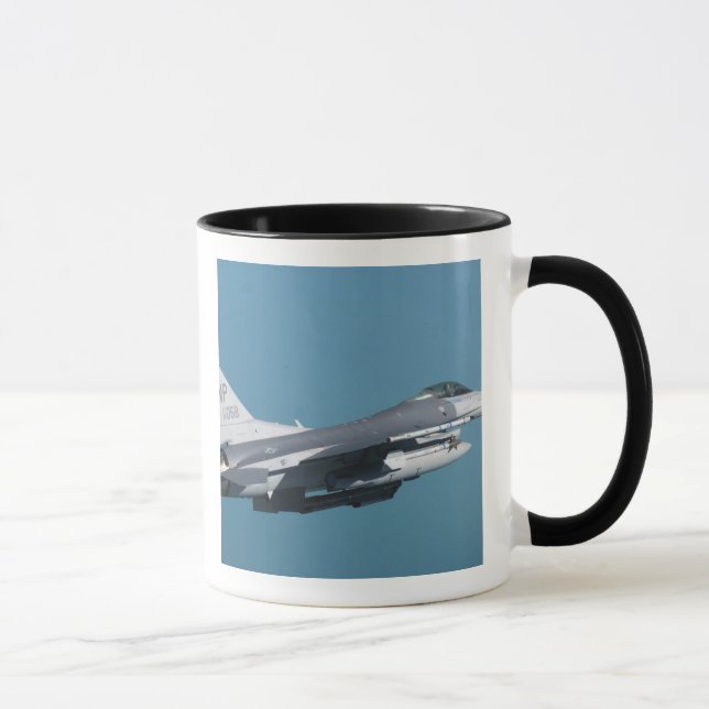 Tasse Un Faucon de combat F-16 en vol (Droite)