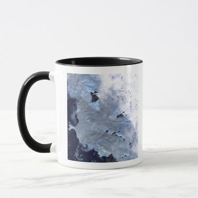 Tasse Un petit champ de glaciers entoure la baie de Baff (Gauche)