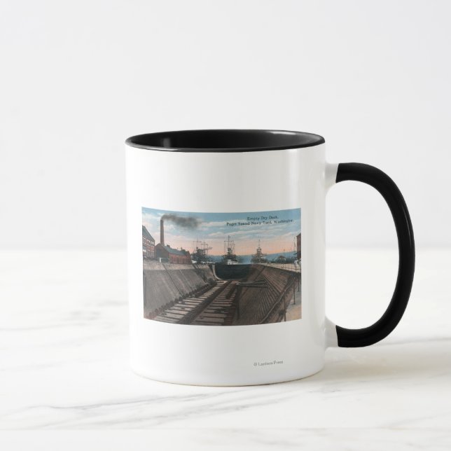 Tasse Un quai sec vide, chantier naval de la Marine (Droite)