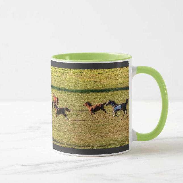 Tasse Un troupeau de chevaux sur une équine (Droite)