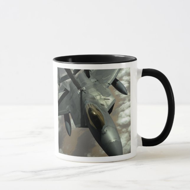 Tasse Un voleur F-22 de l'armée de l'air américaine est  (Droite)