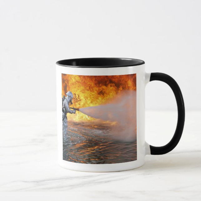 Tasse Une équipe de lutte contre l'incendie secourue par (Droite)