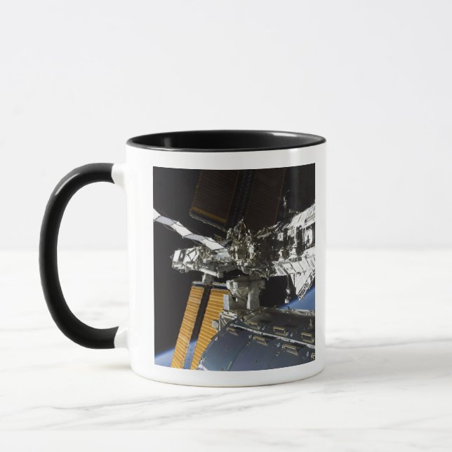 Tasse Une partie du laboratoire Columbus (Gauche)