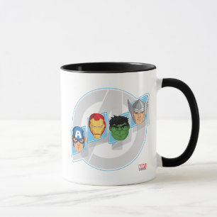 Tasse Visages de personnages d'Avengers sur le logo