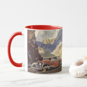 Tasse Voiture vintage sur une route de montagne en hiver