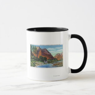 Tasse Vue de bâti majestueuse et d'atterrissage de