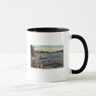 Tasse Vue de l'atterrissage de bateau, baignant la