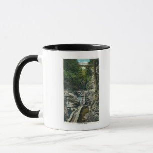 Tasse Vue d'un pont suspendu