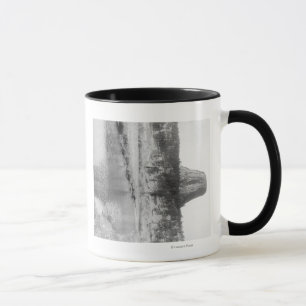 Tasse Vue éloignée de la tour du Diable avec de l'eau da