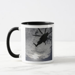 Tasse Vue en angle faible d'un CH-53E