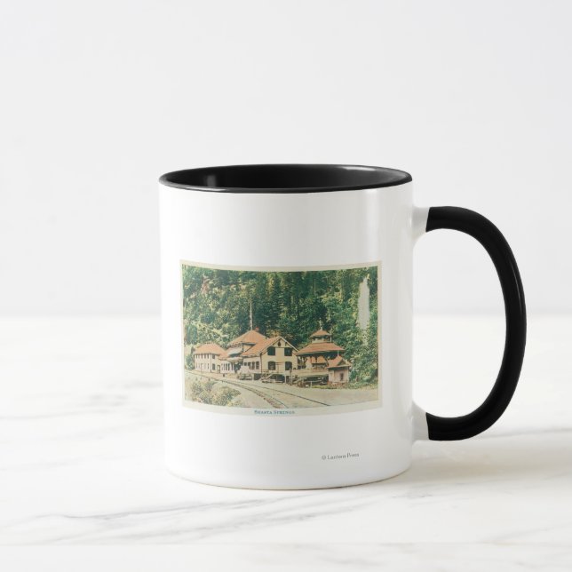 Tasse Vue extérieure du ResortShasta Springs, CA (Droite)