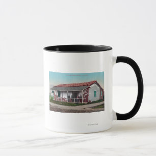 Tasse Vue extérieure d'un vieil Adobe HomeVentura, CA
