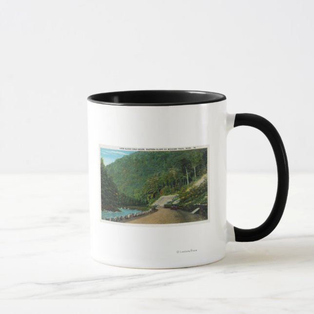 Tasse Vue le long de Cold River sur le versant est de (Droite)