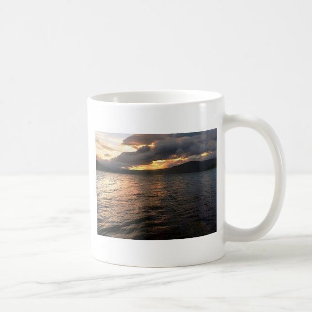 Tasses blanches classiques de tasse (Droite)