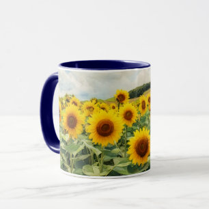 Tasses de fleurs de tournesols sur une colline Mug