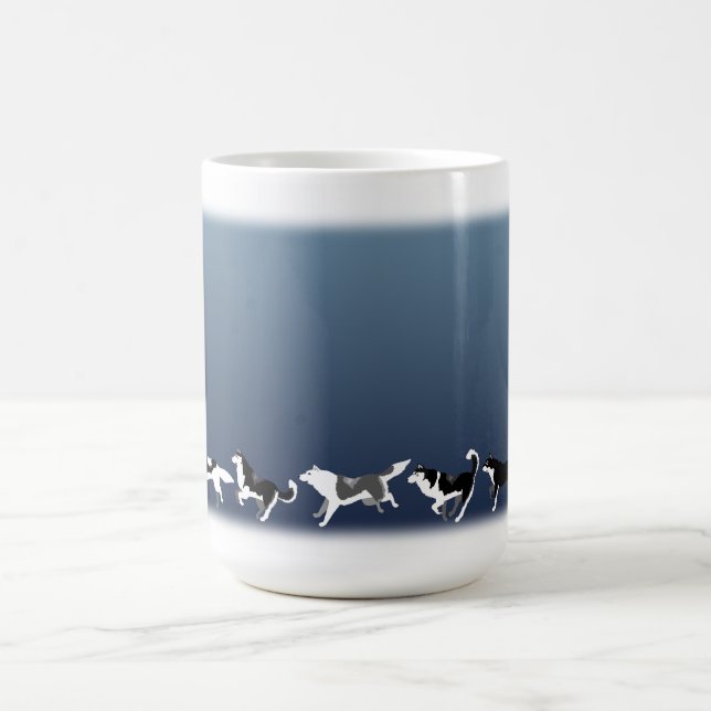 Tasses enrouées de chien de traîneau de chien de (Centre)