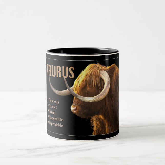 Taureau la tasse de zodiaque de Taureau avec des (Centre)