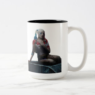 TAZA HARLEY QUINN SENTADA Two-Tone COFFEE MUG