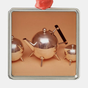 Tea service with gilt interiors metal ornament