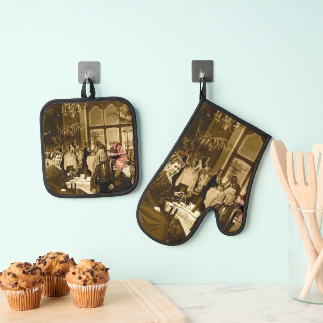 Tea Time Oven Mitt & Pot Holder Set (Insitu(Hanging))