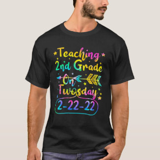 Teaching 2Nd Grade On Twosday 2-22-22 22Nd Februar T-Shirt