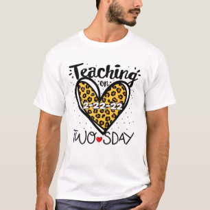 Teaching 2Nd Grade On Twosday 2-22-22 22Nd Februar T-Shirt