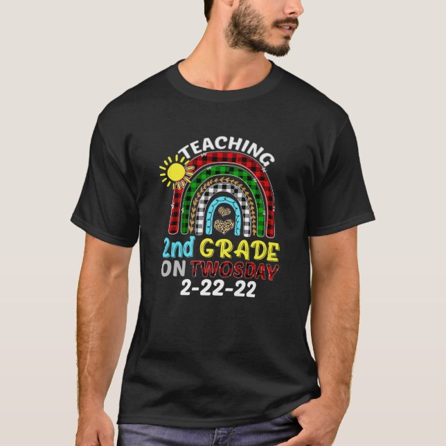 Teaching 2Nd Grade On Twosday 2-22-22 Rainbow Leop T-Shirt (Front)