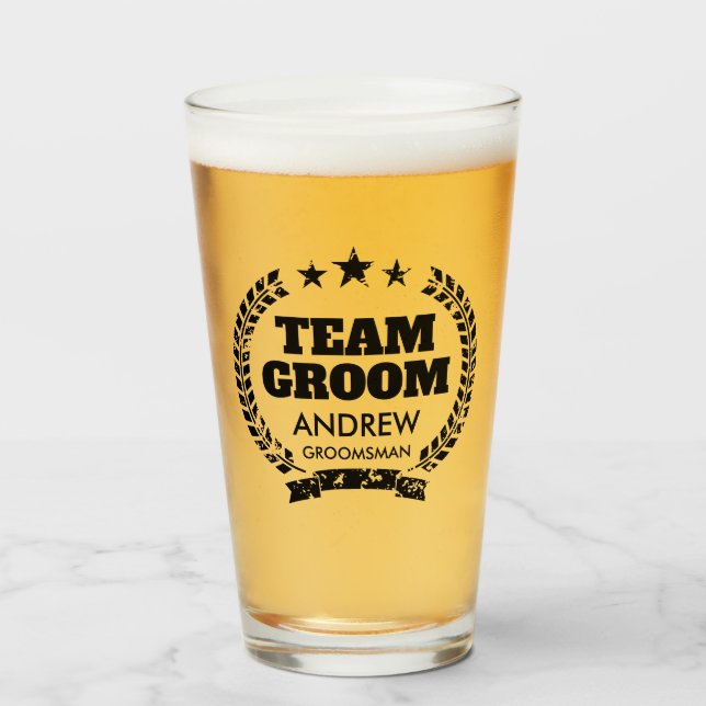 Team Groom bachelor party bière verre pour groomsm (Devant (rempli))