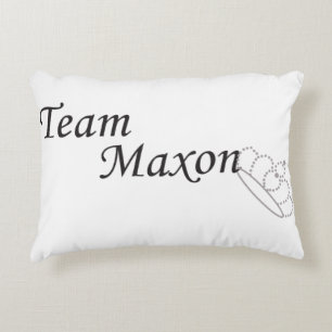 "Team Maxon" La sélection par Kiera Cass Coussin