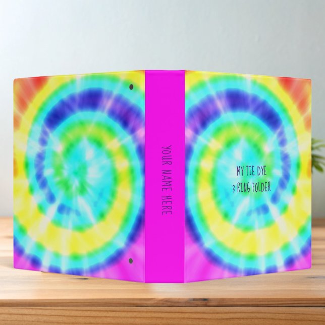 Teinture à tarte rose chaud Classeur à tourbillons (Stand out from the crowd with this colorful tie dye binder. Just add your name)