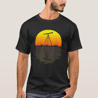 Telescope Astronomy retro sunset 70s vintage Teles T-Shirt