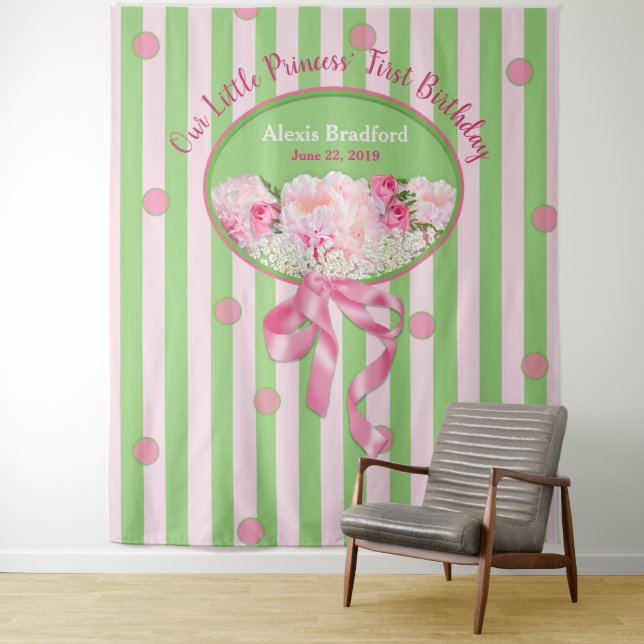 Tenture 1er anniversaire de la petite fille, Tapisserie, r (En situation)