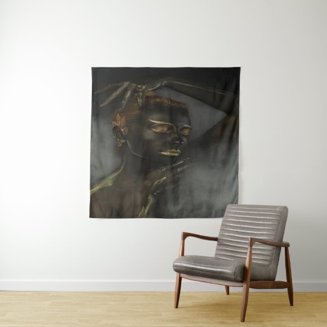 Tenture African Art Woman Tapestry noir et or (En situation)
