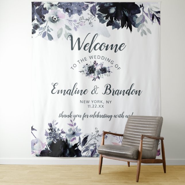 Tenture Bienvenue au mariage chic bleu nuit floral nocturn (En situation)
