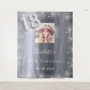 Tenture Bienvenue avec paillettin argent pour 18 ans 