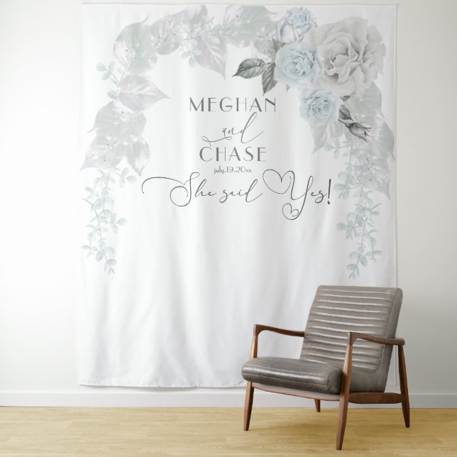 Tenture Bleu glacé étonnant et Arche rose blanche (En situation)