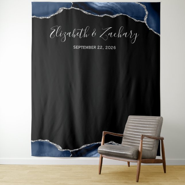 Tenture Cadre de mariage sombre en agate bleu argent pour  (En situation)