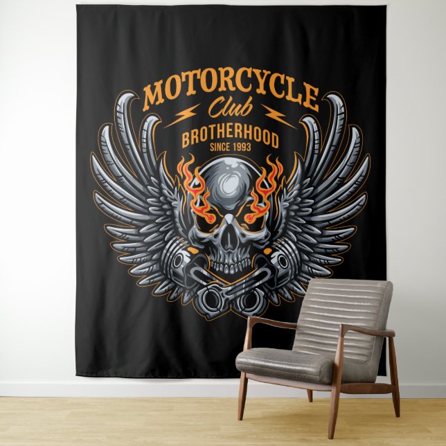 Tenture Crâne et flammes Fraternité Motorcycle Club (En situation)