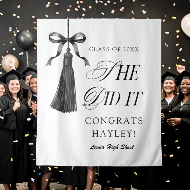 Tenture Elle a fait la fête de remise des diplômes Black B (Créateur téléchargé)